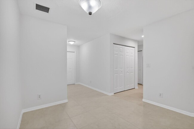 Building Photo - 16218 Sierra Palms Dr