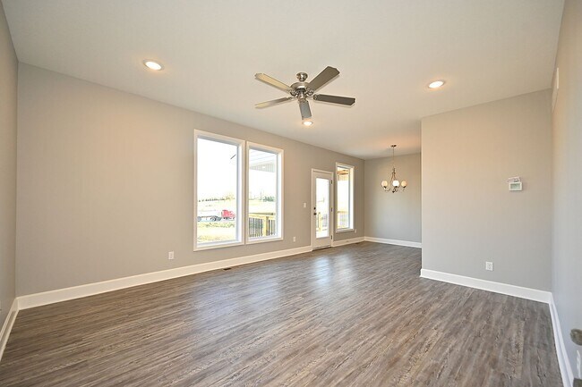 Building Photo - Nice 3 Bedroom, 2.5 bath with 2 car garage...