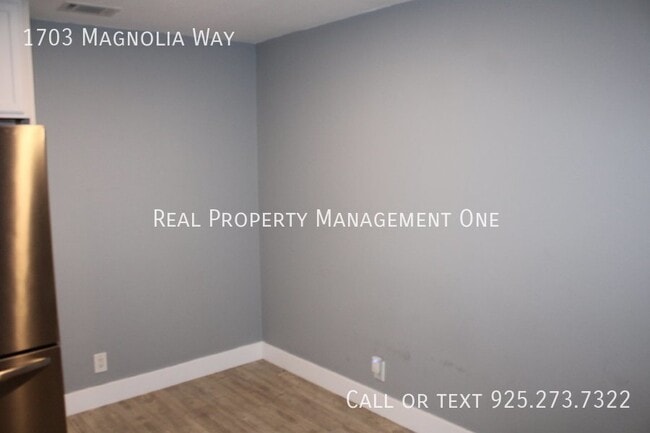 Building Photo - 1703 Magnolia Way