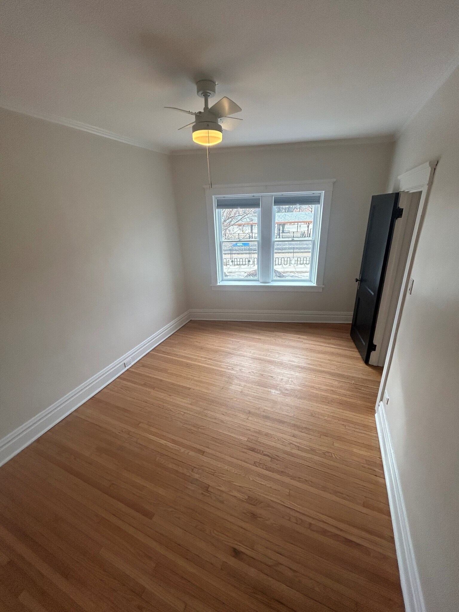 Bedroom 2 - 715 W Hillgrove Ave