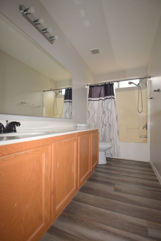 Building Photo - Beautiful Copper Basin Home!