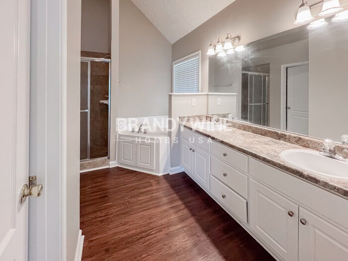 Building Photo - 155 Jennifer Ln