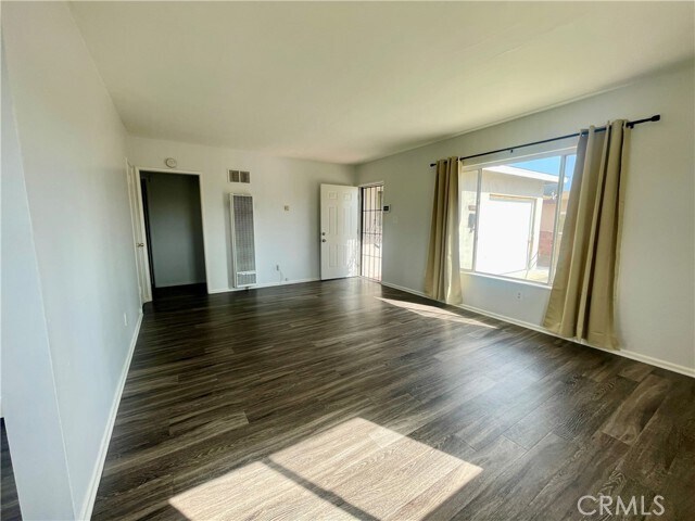 Building Photo - 538 N Fuchsia Ave