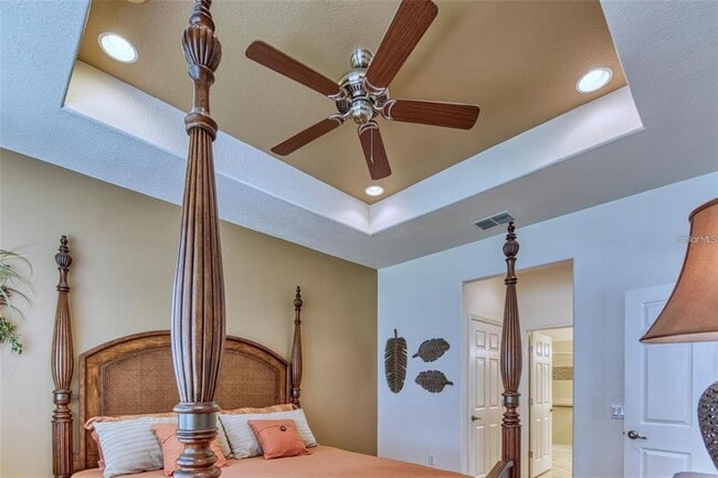 Building Photo - 2310 Palm Tree Dr