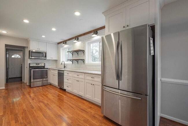Building Photo - 1041 Warminster Dr