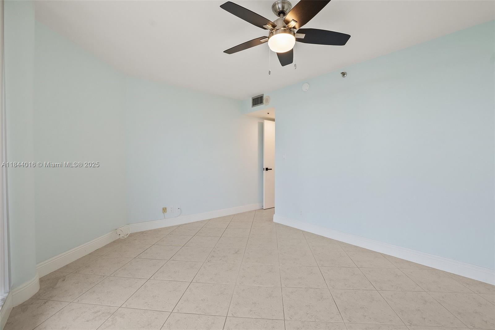 Building Photo - 300 Three Islands Blvd