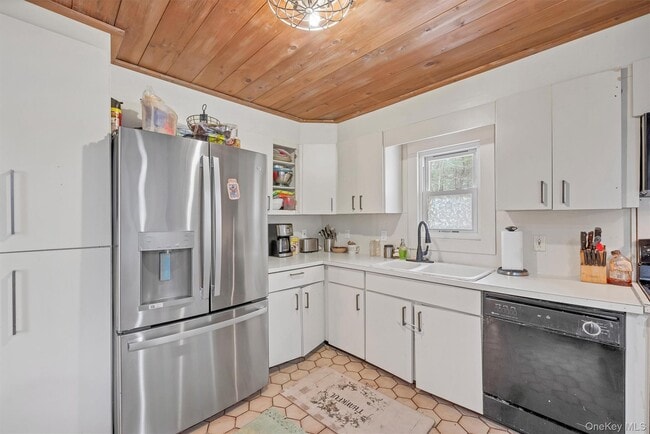 Building Photo - 10 Hanover Dr