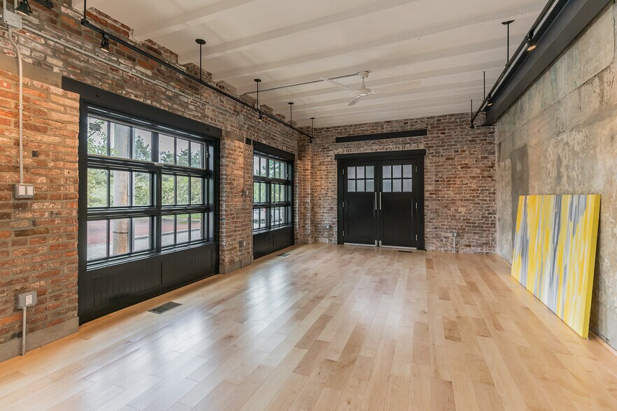 Building Photo - 318 N Lawrence St
