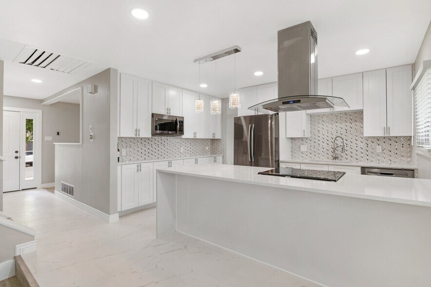 Building Photo - 12992 W Jewell Cir