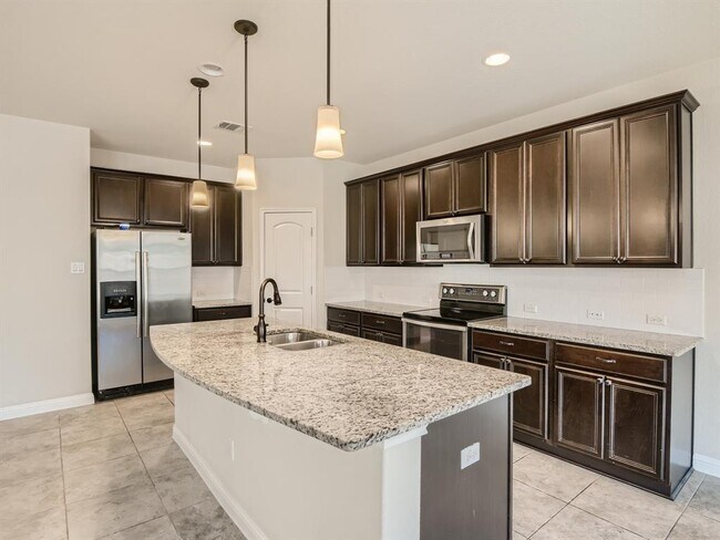 Building Photo - 16016 Remington Reserve Way