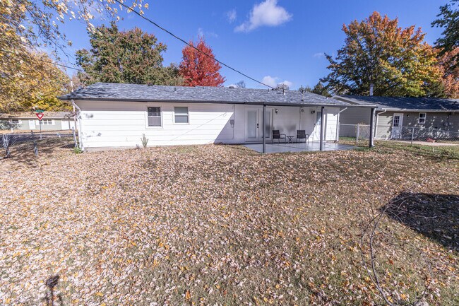 Building Photo - 210 W El Cortez Dr