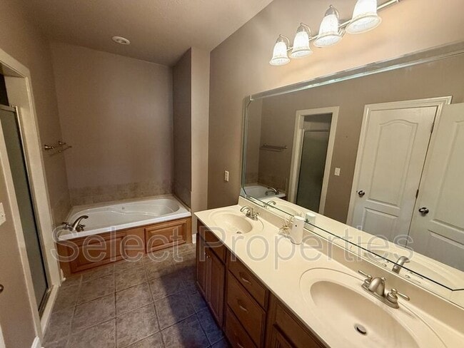 Building Photo - 3521 Old Dornick Dr