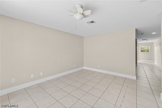 Building Photo - 909 Jaguar Blvd