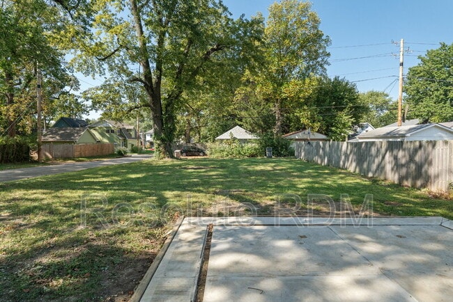 Building Photo - 1314 N Dearborn St