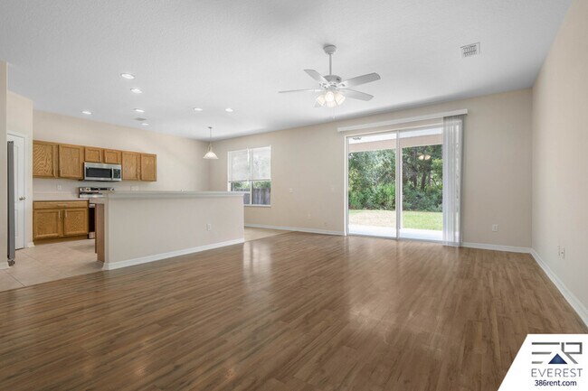 Building Photo - 40 Persimmon Dr
