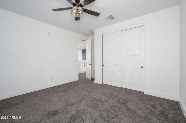 Building Photo - 1221 E Paseo Way