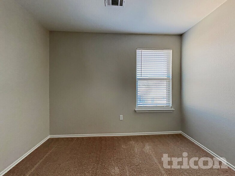 Building Photo - 15102 Verela Dr
