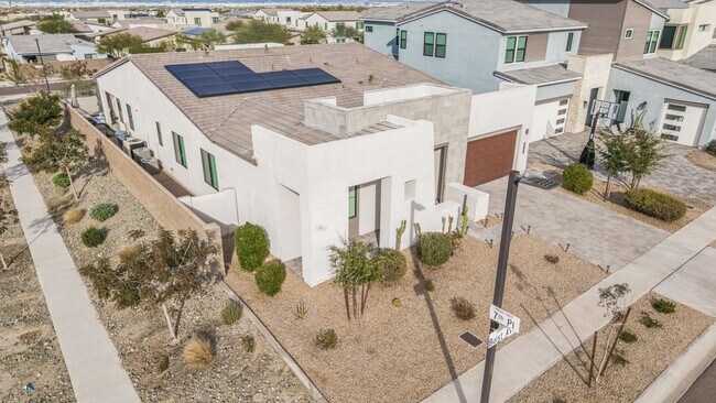 Building Photo - Luxury at Vistal