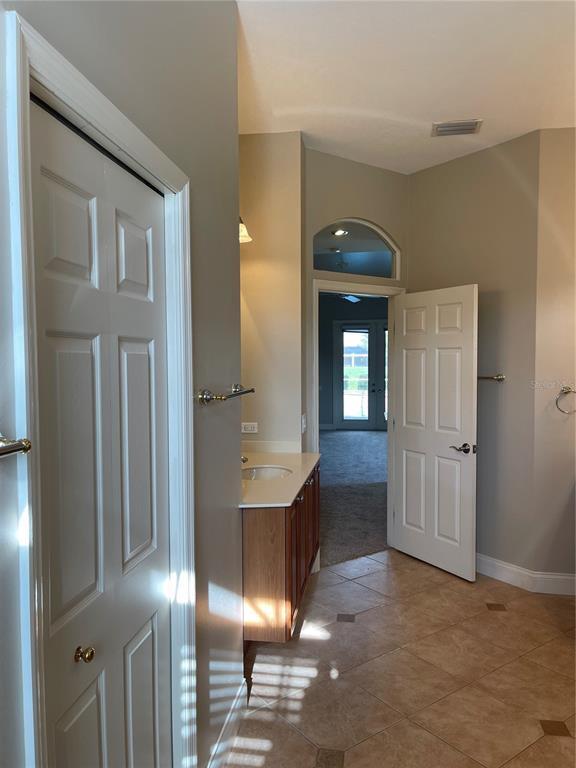 Building Photo - 1209 Vista Hills Dr