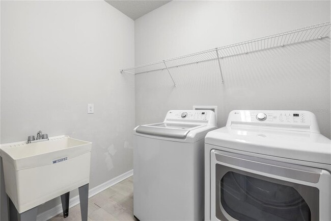 Building Photo - 28575 Cozy Creek Dr