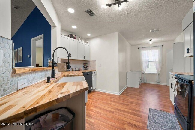 Building Photo - 3314 Guernsey Ct