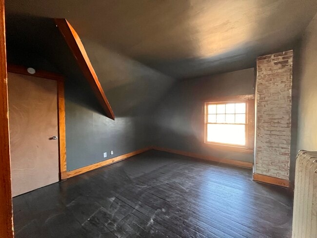 Building Photo - 512 E Sherman Ave