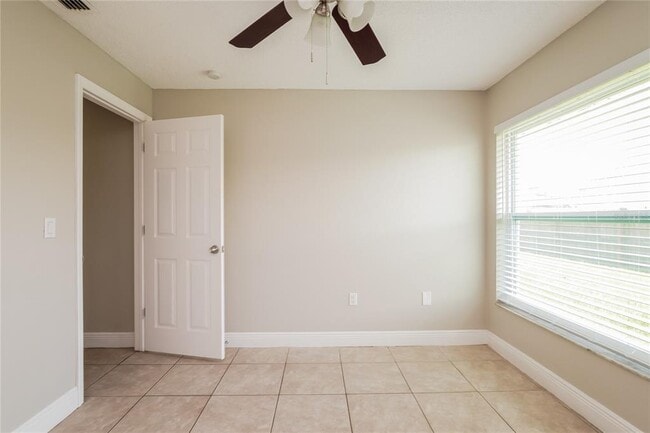 Building Photo - 441 Spike Ct