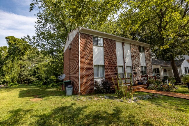 Building Photo - 223 Stribling Ave