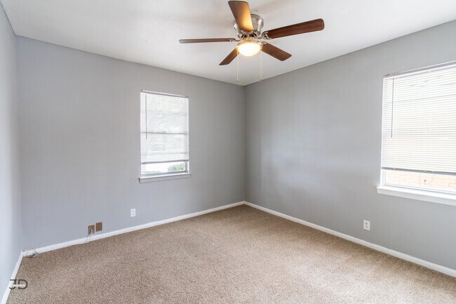 Building Photo - 1708 Cimarron Trail