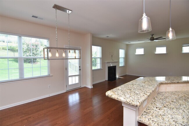 Building Photo - 1121 Blackwaterside Dr