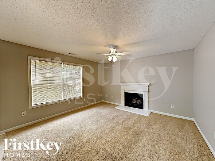 Building Photo - 7053 Bowie Dr
