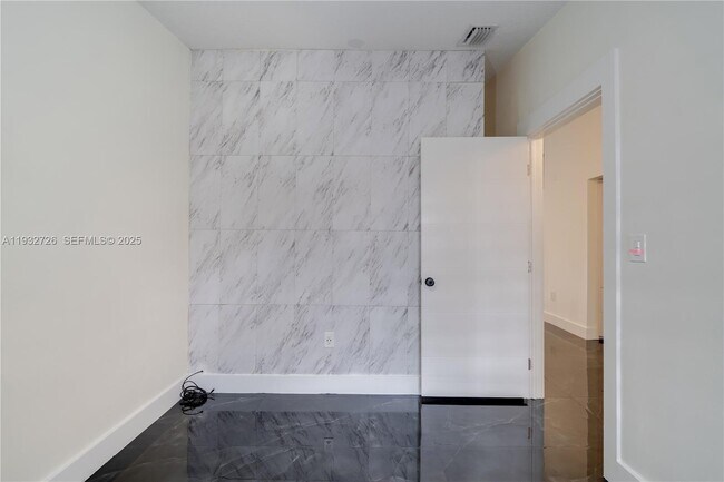 Building Photo - 14805 SW 74th Ln