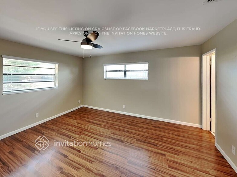 Building Photo - 2540 SW 11th Ct