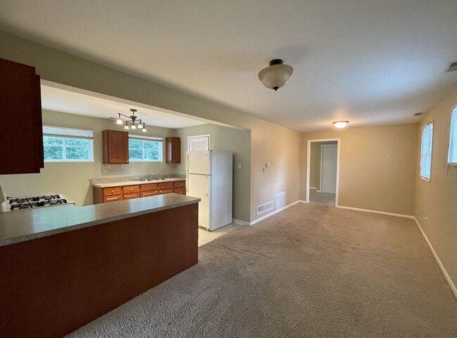 Building Photo - 32857 N Alleghany Rd