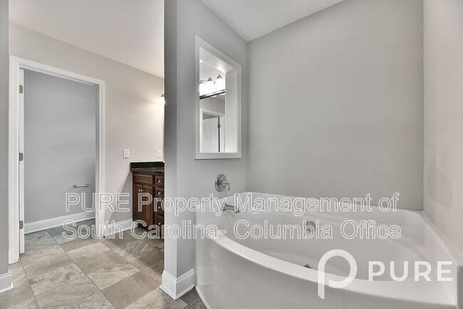 Building Photo - 1074 Acacia Ln