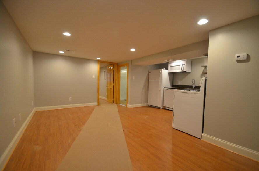 Building Photo - 3130 Guilford Ave