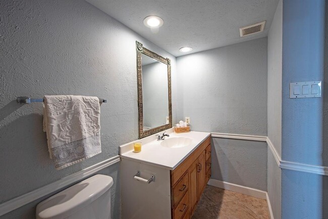 Building Photo - 17306 N Yorkglen Dr