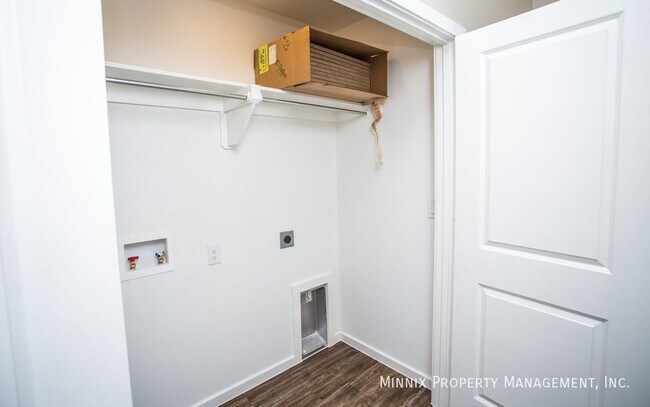 Building Photo - 1916 Langford Ave