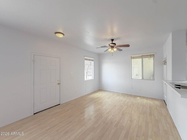 Building Photo - 5216 W Albeniz Pl