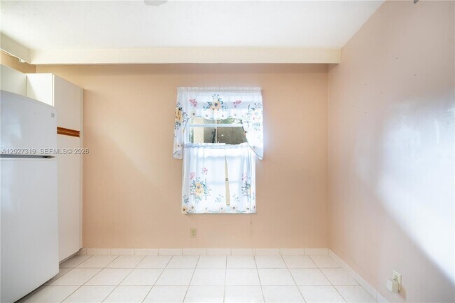 Building Photo - 150 S Hollybrook Terrace