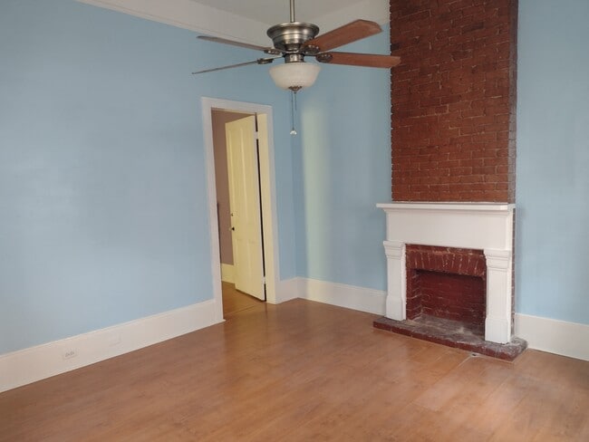 Building Photo - 912 Marigny St