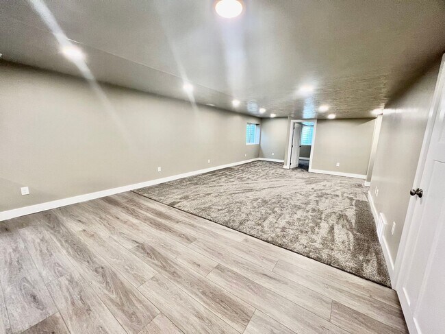 Building Photo - 893 N 1000 W