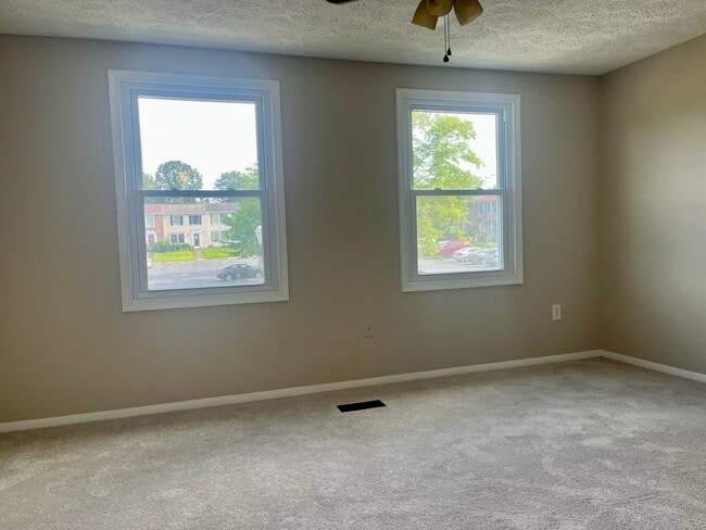 Building Photo - Charming 2 Bedroom/2 Bathroom in Laurel Valley!