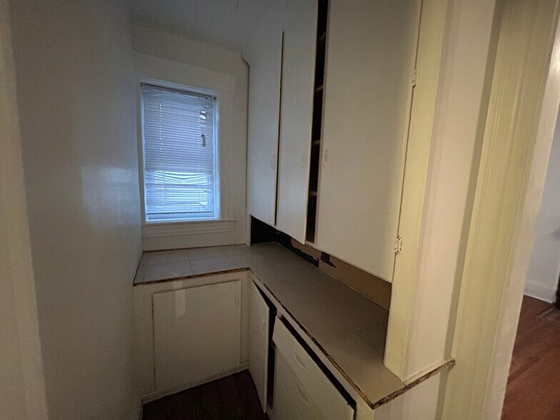 Building Photo - 78 Tacoma St