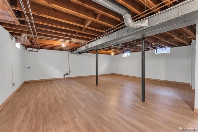 Building Photo - 3945 Harding St