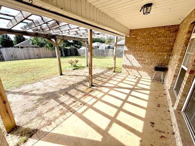 Building Photo - Coming soon! 10/10 Charming 3-bedroom bric...
