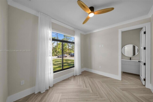 Building Photo - 3600 NE 9th Pl