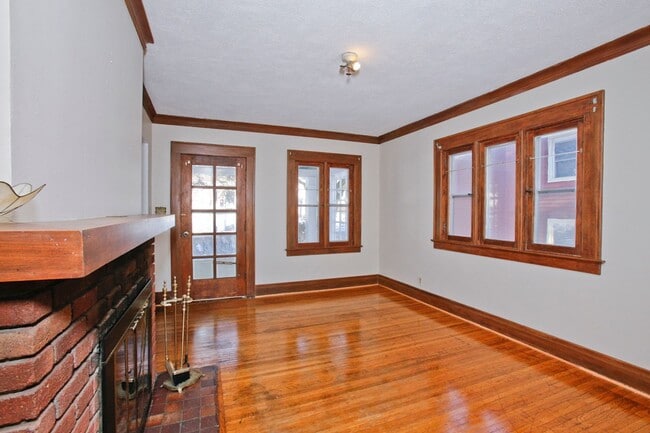 Building Photo - BEAUTIFUL SINGLE FAMILY MOVE-IN READY!!!