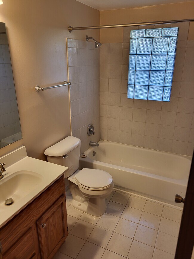 Building Photo - 6610 Carman Dr