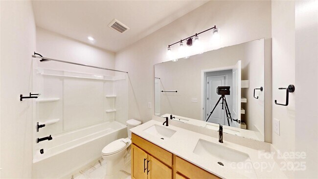 Building Photo - 509 Myrick Aly